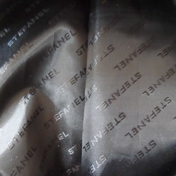 Stefanel Women Oversized Wool and Metallic Effect Zippered Clutch - Picture 15 of 16